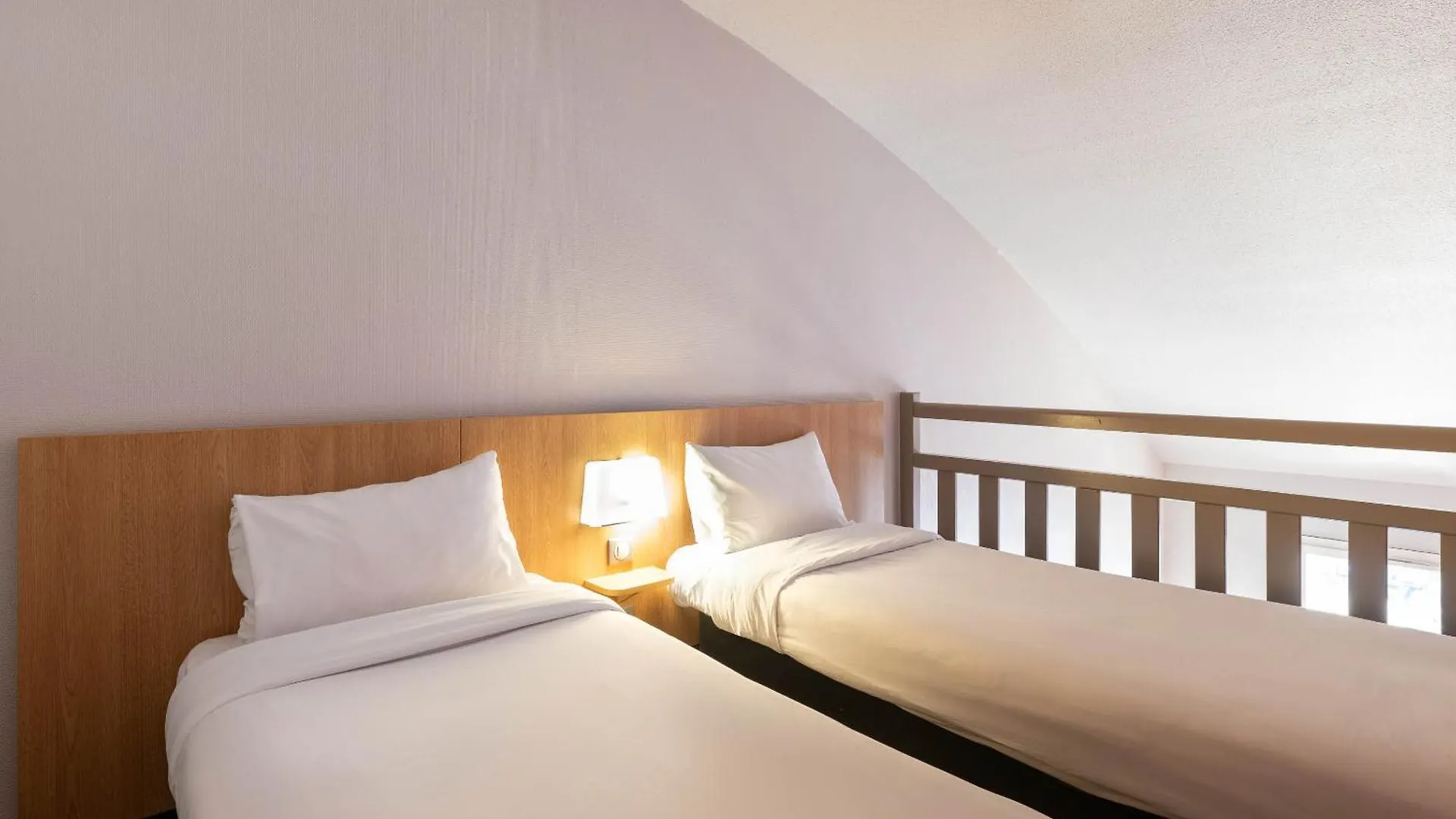 **  B&B HOTEL Lyon Vénissieux France