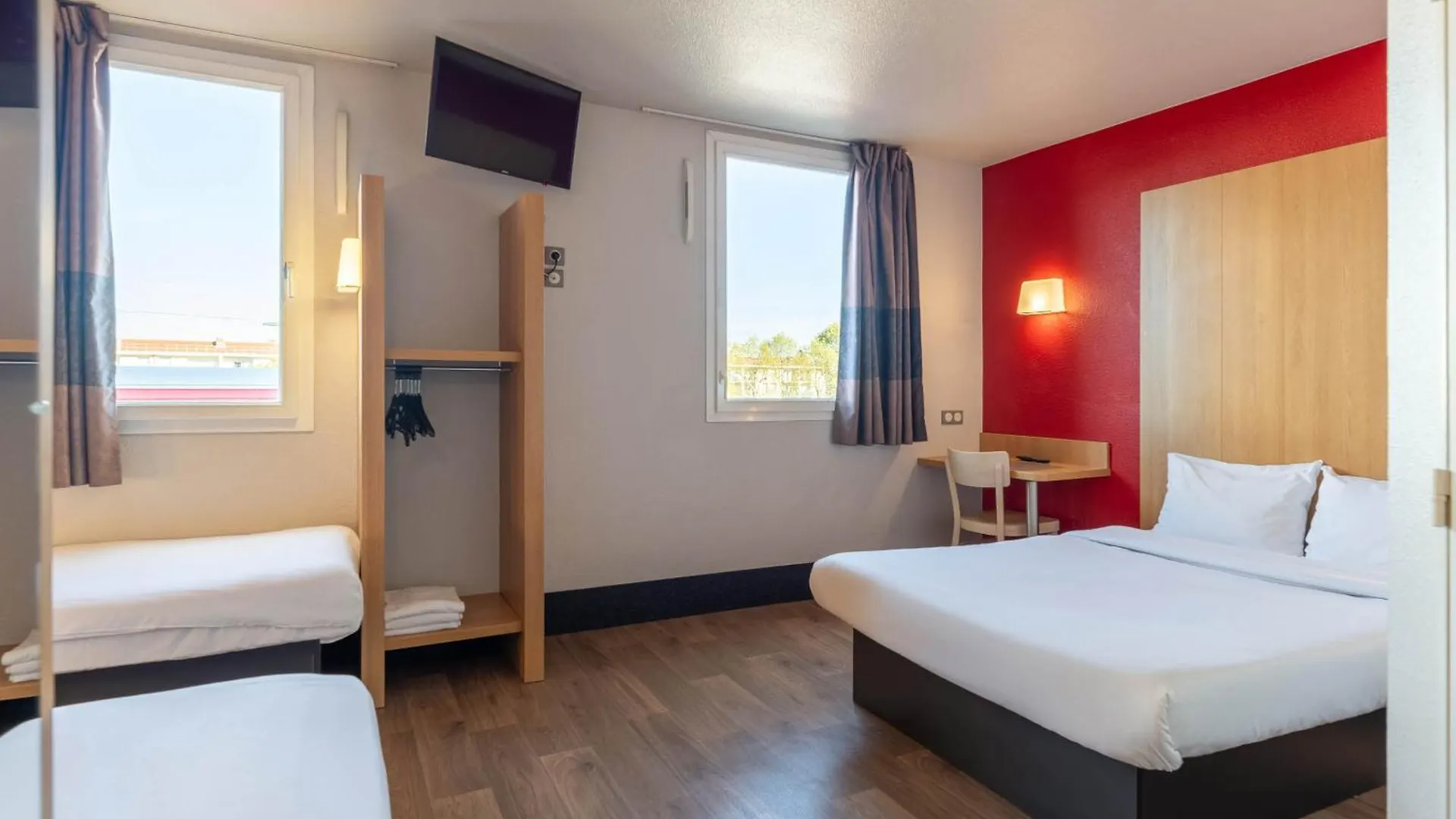 B&B HOTEL Lyon Vénissieux 2*,  France