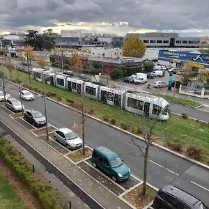 Appartement Jolie Proche Tramway, Vénissieux